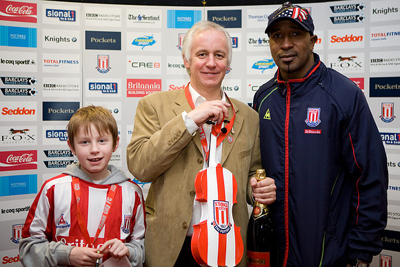 Stoke v FULHAM 03DEC08 391.jpg