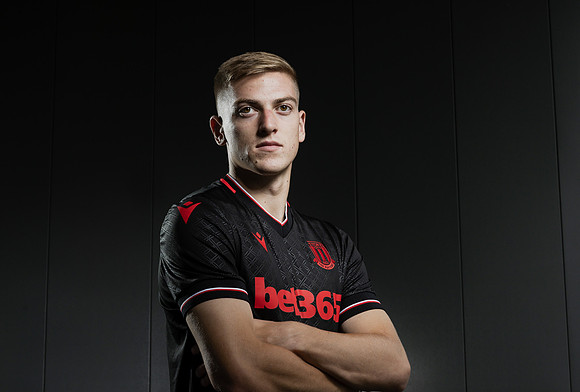 SCFC LIAM DELAP SIGNS 17AUG22-2263