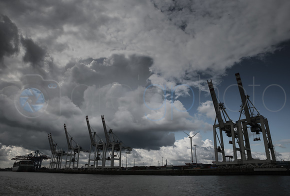 HAMBURG DOCKS AUG16 -9130