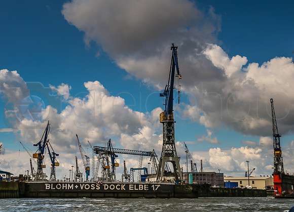 HAMBURG DOCKS AUG16 -9181