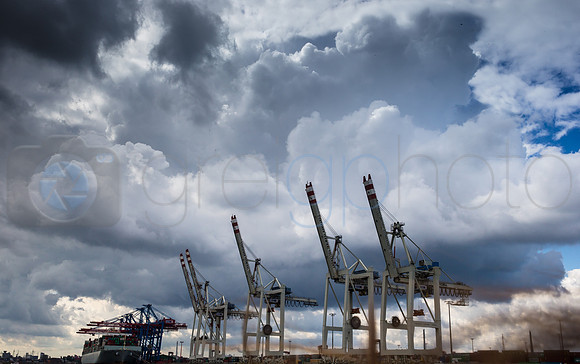 HAMBURG DOCKS AUG16 -9123