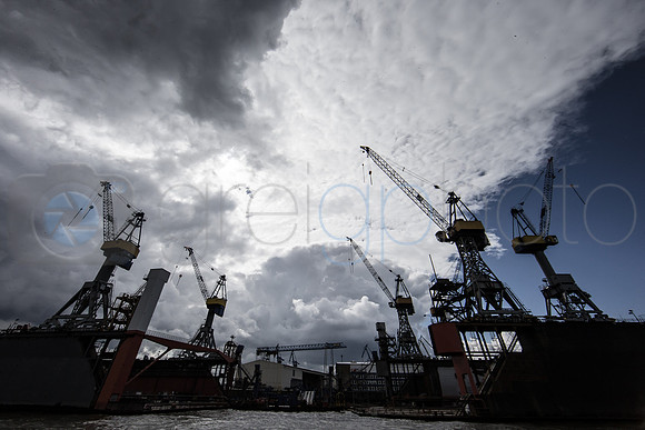 HAMBURG DOCKS AUG16 -9166