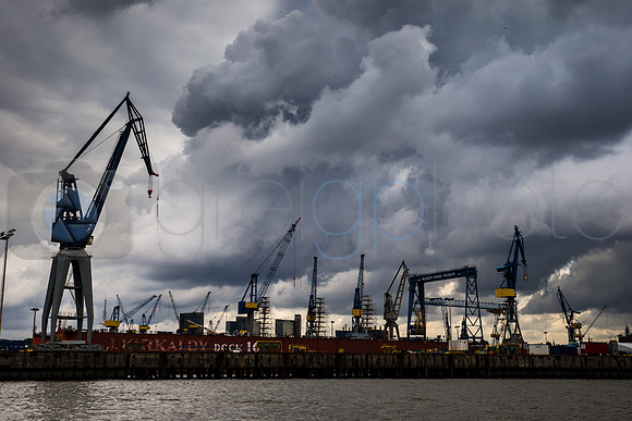 HAMBURG DOCKS AUG16 -9114