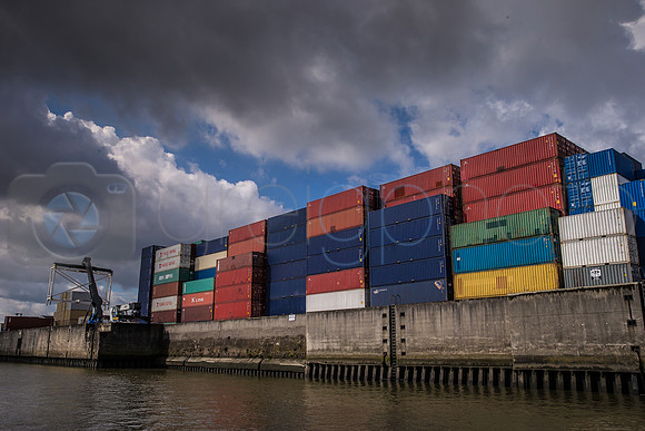 HAMBURG DOCKS AUG16 -9032