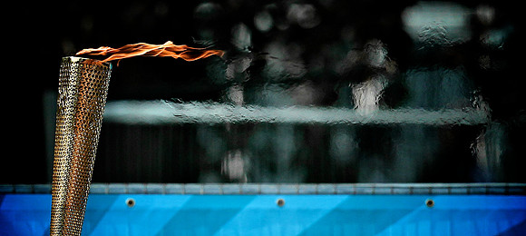 SOT OLYMPIC Torch 30MAY12 894