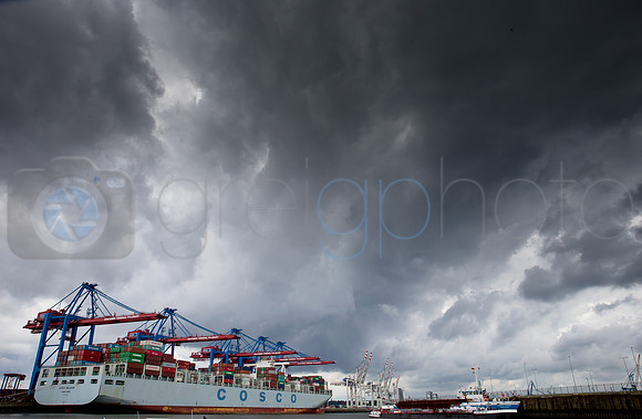 HAMBURG DOCKS AUG16 -9069